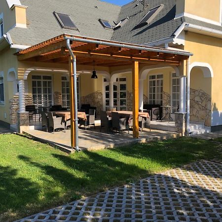 Pacsirta Apartman Lenti Bagian luar foto