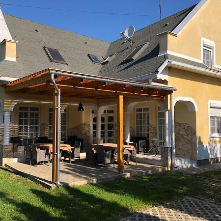 Pacsirta Apartman Lenti Bagian luar foto