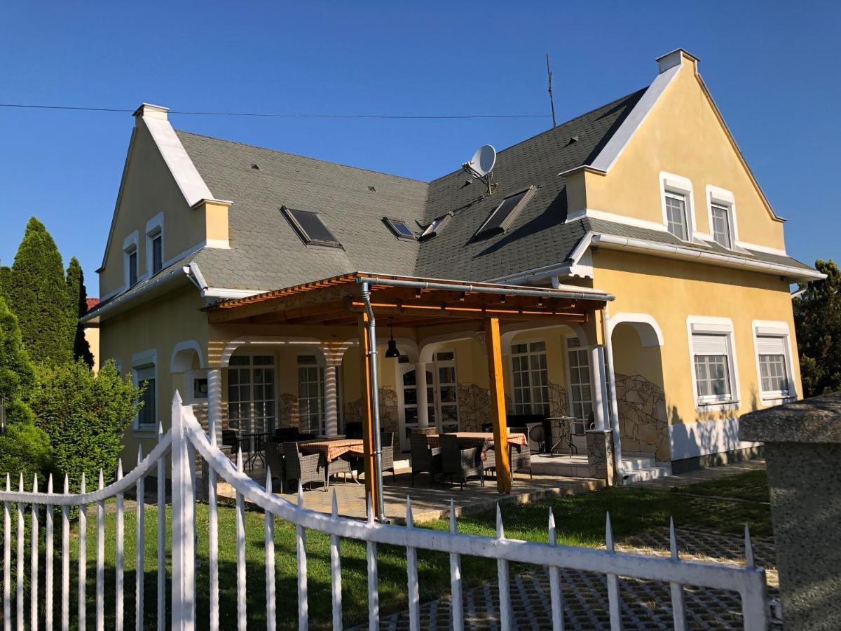 Pacsirta Apartman Lenti Bagian luar foto