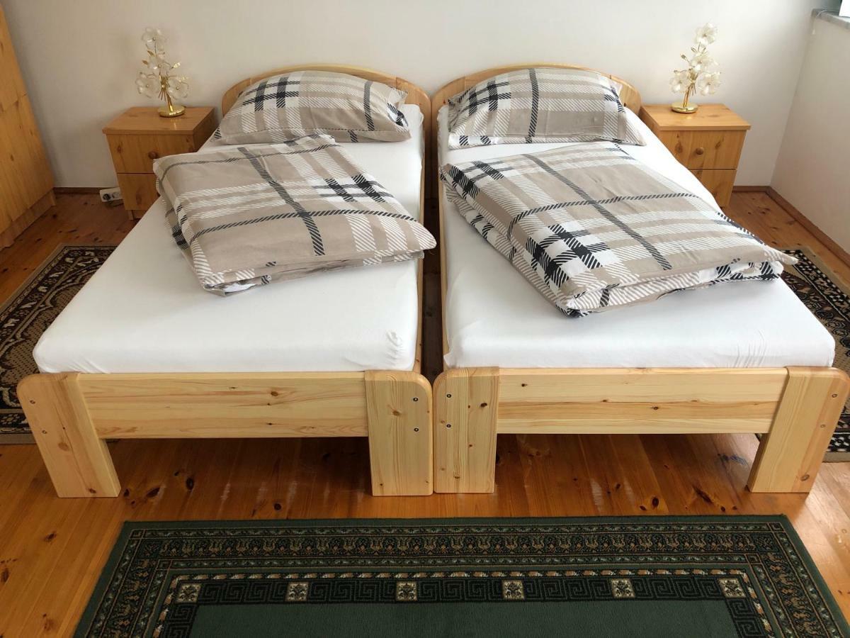 Pacsirta Apartman Lenti Bagian luar foto