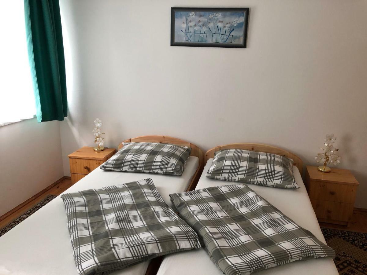 Pacsirta Apartman Lenti Bagian luar foto